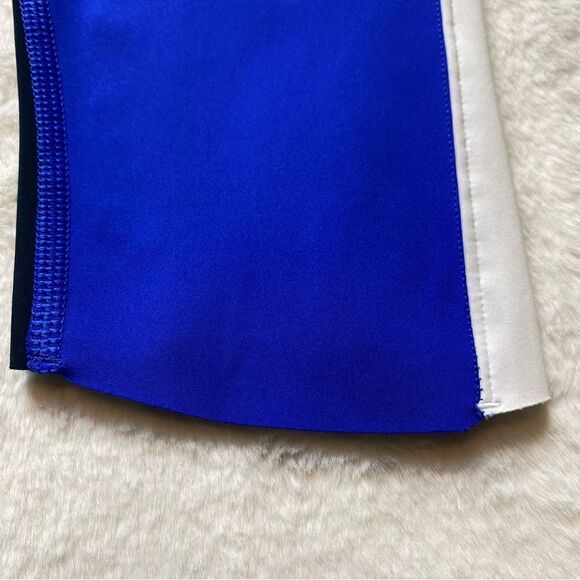 Athleta Velocity Blue Green White Color Block Capri Leggings Size Small - Picture 8 of 11